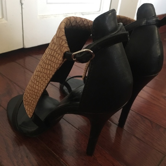 Shoe Cult by Nasty Gal Strappy Faux Snake Skin - Picture 5 of 6